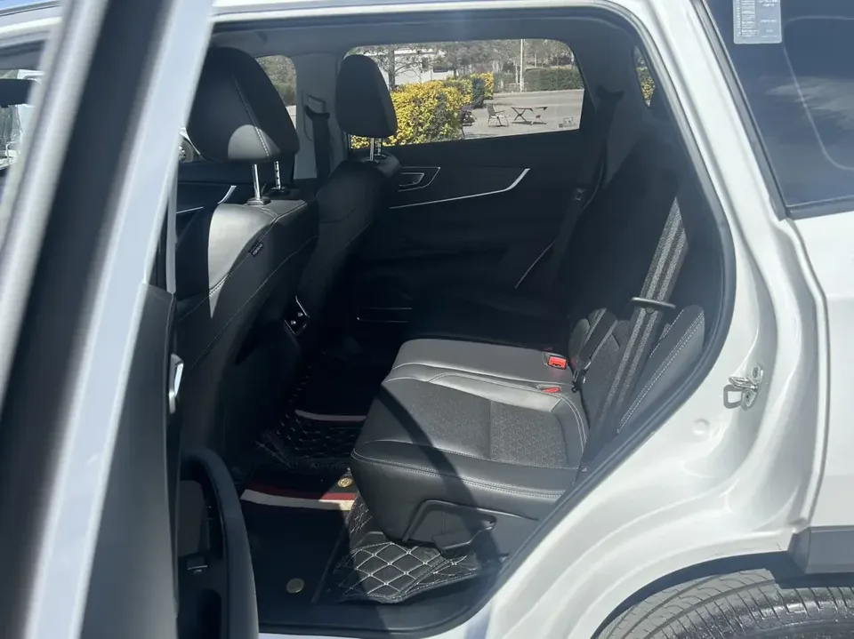 Chery Tiggo 8 Tiggo 8 2024 Honor Edition 230TCI Automatic Excellence Edition 5 Seaters 2024 — thumbnail 4
