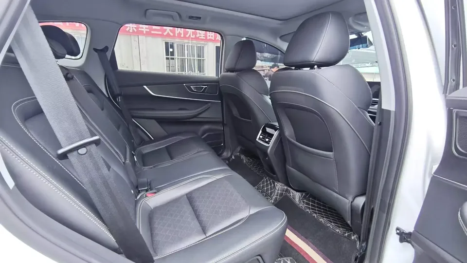 Chery Tiggo 8 Tiggo 8 2024 Honor Edition 230TCI Automatic Excellence Edition 5 Seaters 2024 — thumbnail 3