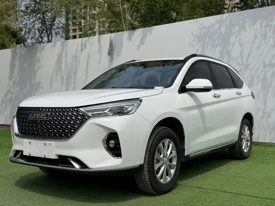 Haval M6 Haval M6 2023 PLUS 1.5T DCT Luxury Intelligent Connection 2022 — photo 1, buy with delivery to Moscow