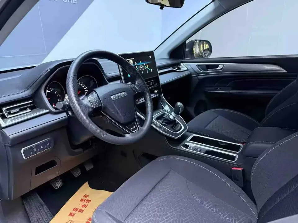 Haval M6 Haval M6 2021 PLUS 1.5T Manual Elite Smart Link 2024 — thumbnail 3