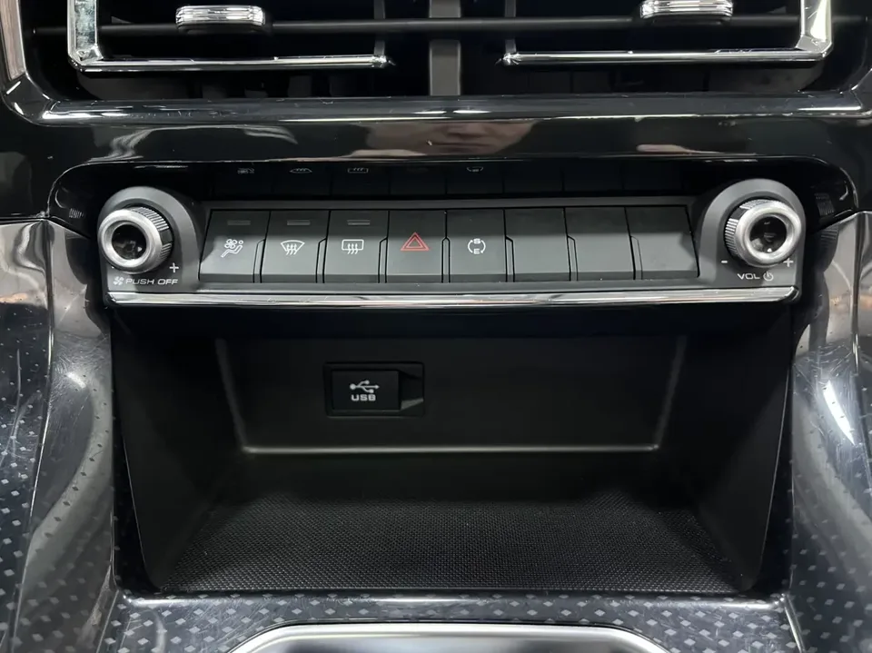 Haval M6 Haval M6 2021 PLUS 1.5T DCT Luxury Intelligent Connection 2022 — thumbnail 3
