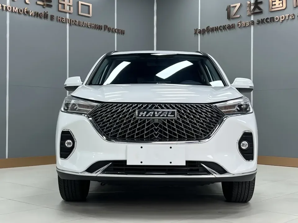 Haval M6 Haval M6 2021 PLUS 1.5T DCT Luxury Intelligent Connection 2022 — photo 1, buy with delivery to Moscow