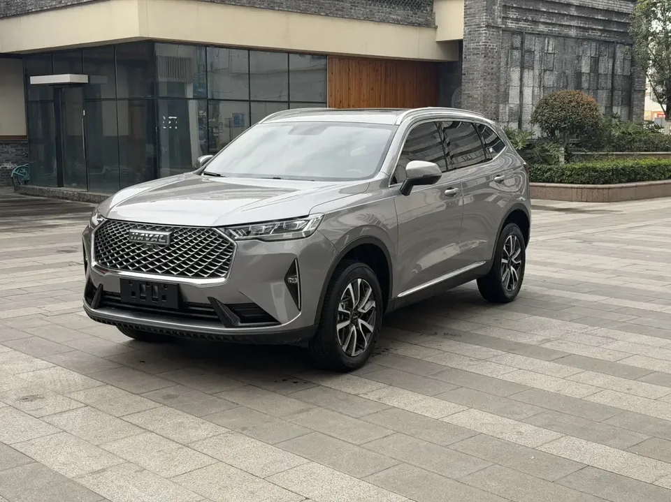 Haval H6 Haval H6 2024 1.5T Automatic 2WD Classic Edition 2024 — photo 1, buy with delivery to Moscow