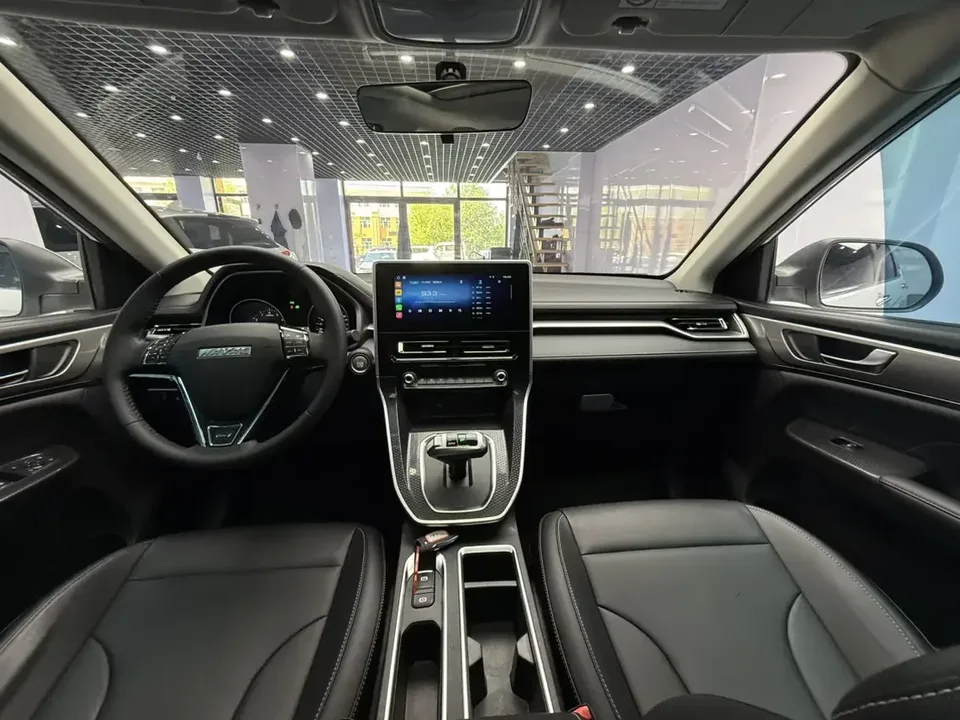 Haval M6 Haval M6 2021 PLUS 1.5T DCT Luxury Intelligent Connection 2023 — thumbnail 5