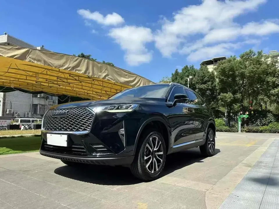 Haval H6 Haval H6 2022 The third generation 1.5T automatic two-wheel drive Max 2022 — photo 1, buy with delivery to Moscow