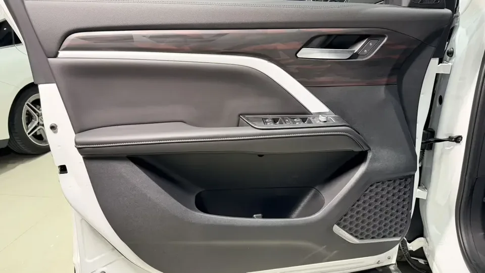 Haval H6 Haval H6 2025 National Trend Edition 1.5T Automatic City Edition 2026 — миниатюра 3