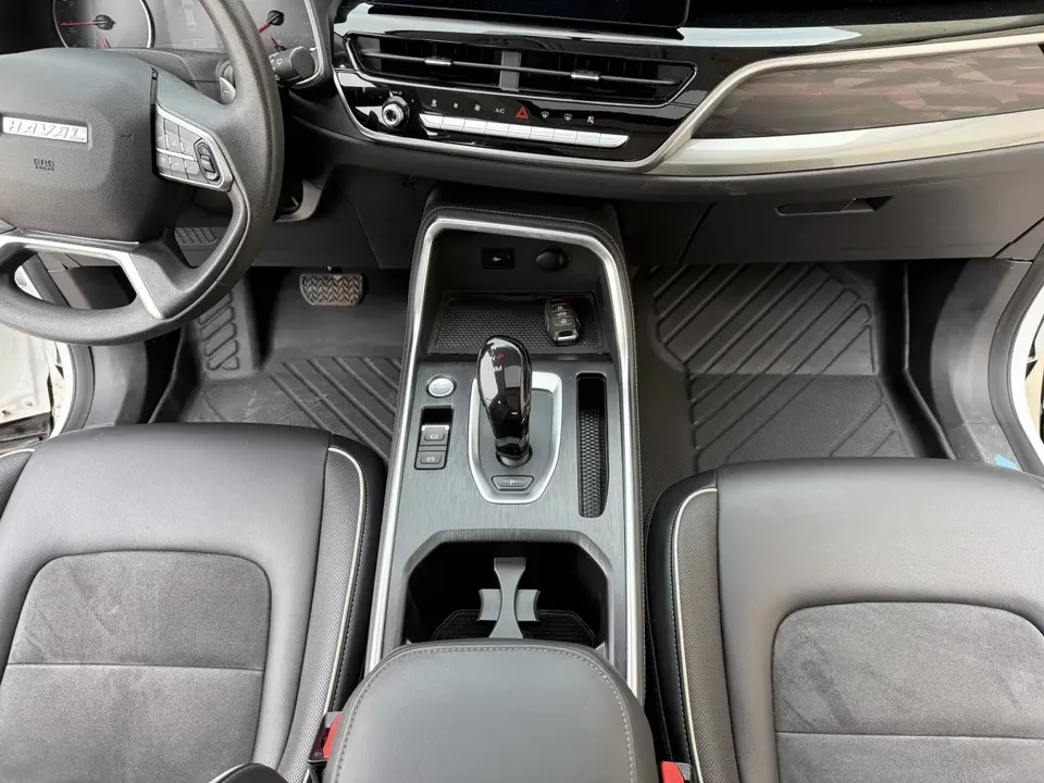 Haval H6 Haval H6 2023 National Trend Edition 1.5T Automatic City Edition 2023 — thumbnail 4
