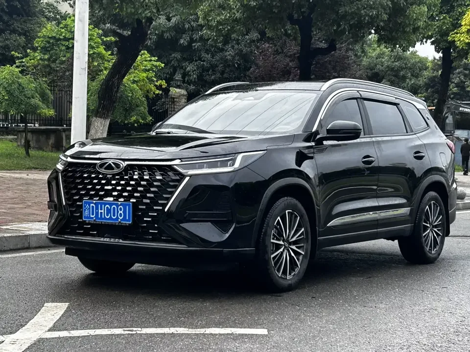 Chery Tiggo 8 Pro Tiggo 8 PRO 2025 290T 2WD Deluxe Edition 2025 — photo 1, buy with delivery to Moscow
