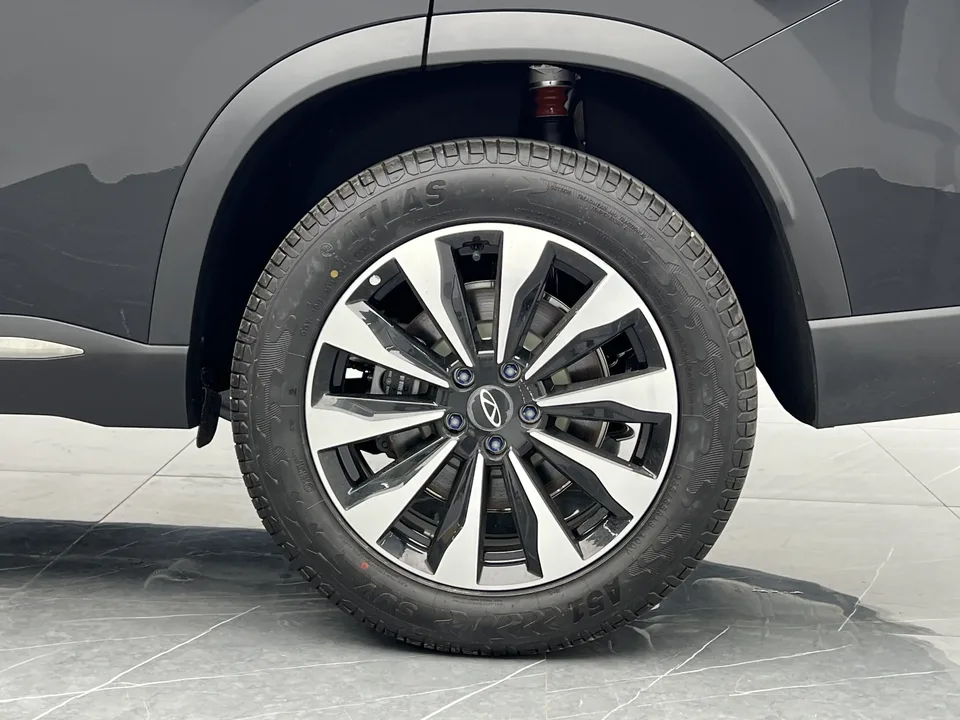 Chery Tiggo 8 PLUS Tiggo 8 PLUS 2025 Kunpeng 290TGDI DCT Pro Edition 2026 — thumbnail 3