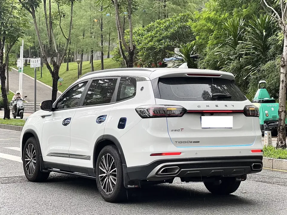 Chery Tiggo 8 PLUS Tiggo 8 PLUS 2024 Champion Edition Kunpeng 290TGDI DCT Pride Edition 5-seater 2024 — миниатюра 2