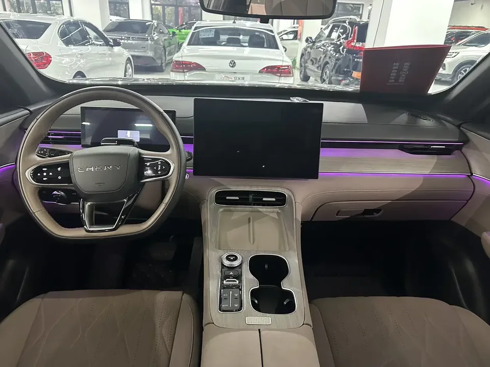 Chery Tiggo 8 PLUS Tiggo 8 PLUS 2025 Kunpeng 290TGDI DCT Premium 2024 — thumbnail 3