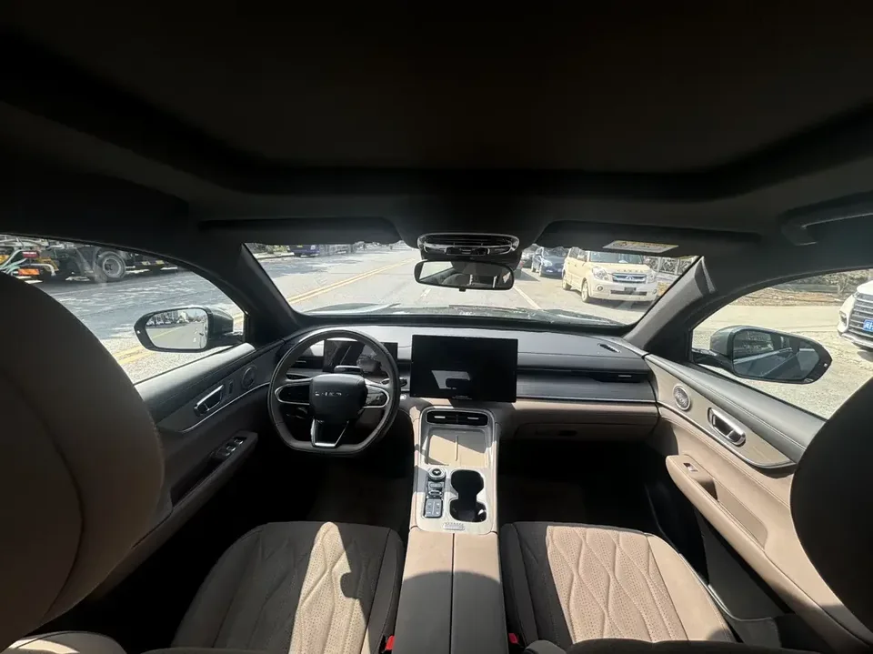 Chery Tiggo 8 PLUS Tiggo 8 PLUS 2025 Kunpeng 290TGDI DCT Premium 2024 — thumbnail 2