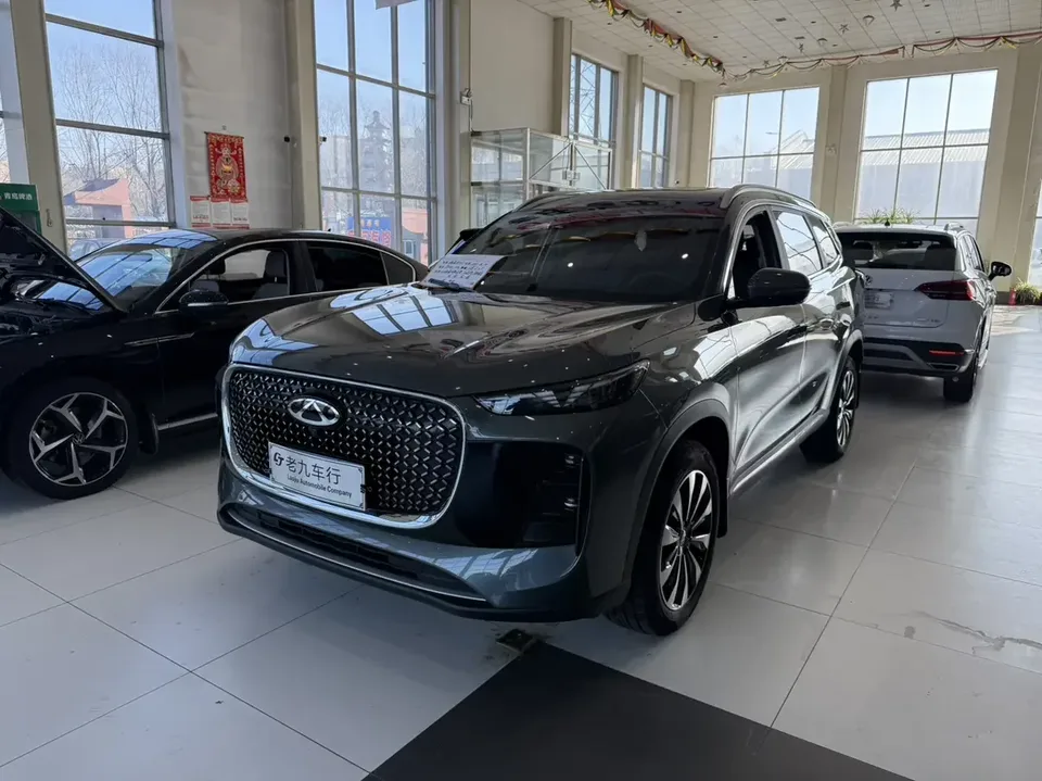 Chery Tiggo 8 PLUS Tiggo 8 PLUS 2025 Kunpeng 290TGDI DCT Deluxe Edition 2025 — photo 1, buy with delivery to Moscow