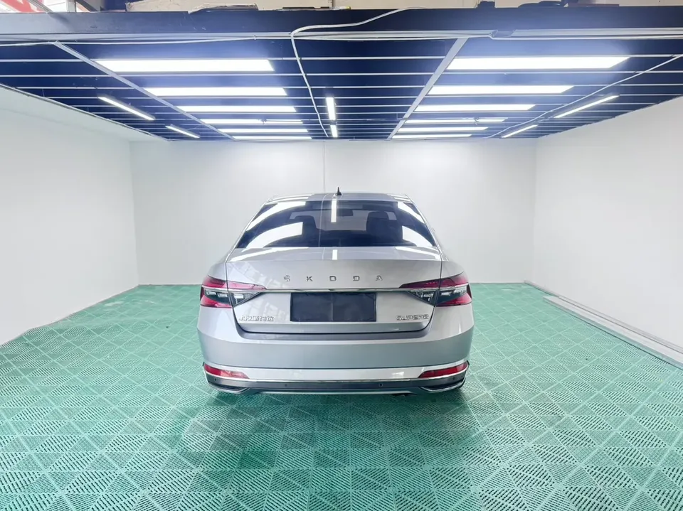 Skoda Superb Speedy 2023 Modified TSI280 DSG Premium Edition 2023 — thumbnail 2