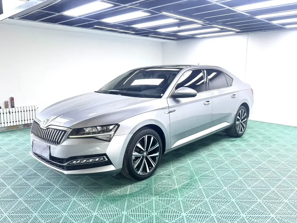 Skoda Superb Speedy 2023 Modified TSI280 DSG Premium Edition 2023 — photo 1, buy with delivery to Moscow