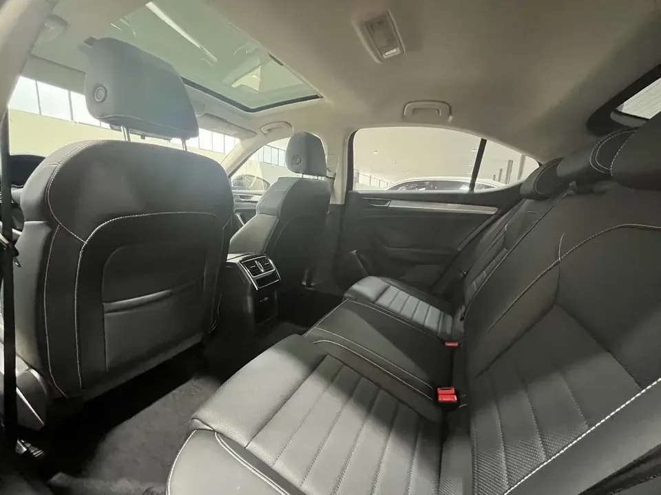 Skoda Superb Speedy 2023 TSI280 DSG Premium Edition 2024 — thumbnail 3