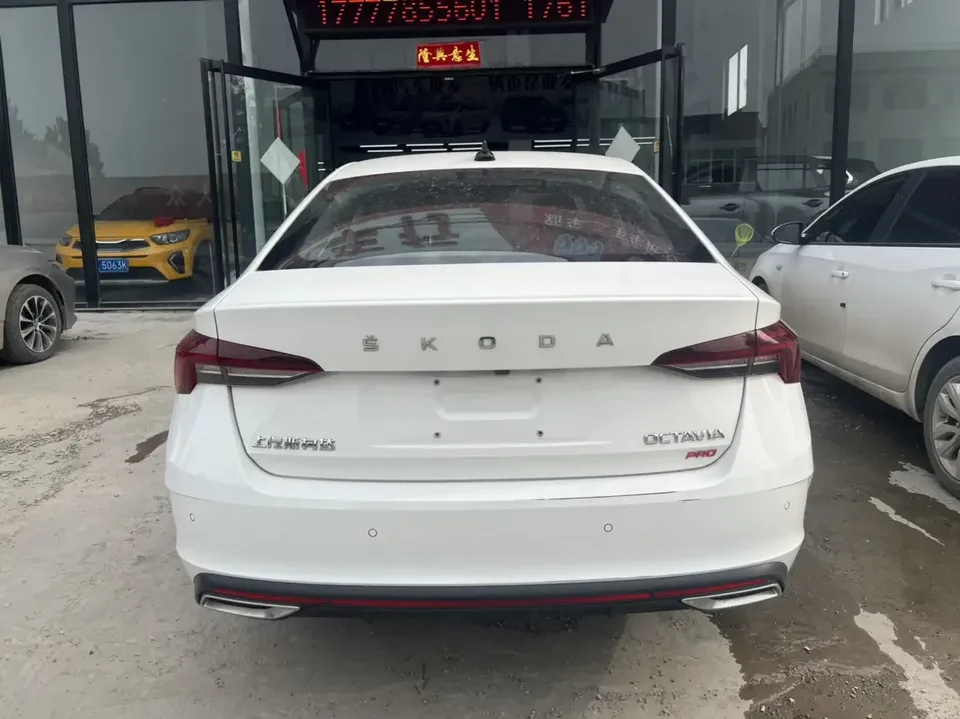 Skoda Octavia Octavia 2022 PRO TSI280 DSG Premium Edition 2023 — thumbnail 2