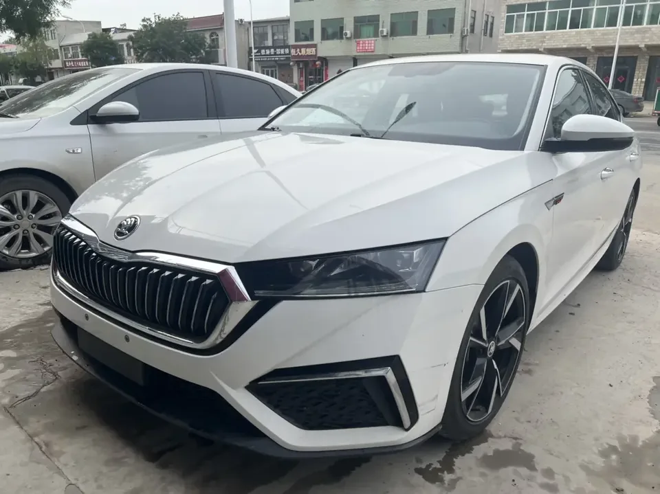 Skoda Octavia Octavia 2022 PRO TSI280 DSG Premium Edition 2023 — photo 1, buy with delivery to Moscow