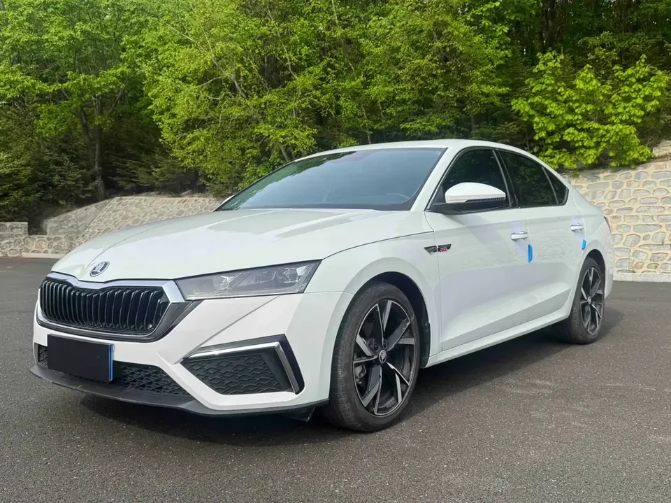 Skoda Octavia Octavia 2023 Modified PRO TSI280 DSG Premium Edition 2023 — photo 1, buy with delivery to Moscow