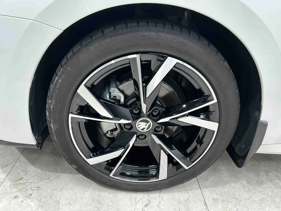 Skoda Octavia Octavia 2023 Modified PRO TSI280 DSG Premium Edition 2024 — thumbnail 5