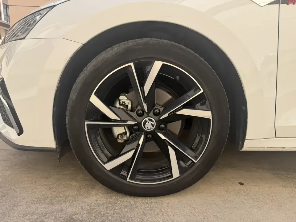 Skoda Octavia Octavia 2023 Modified PRO TSI280 DSG Premium Edition 2023 — thumbnail 3