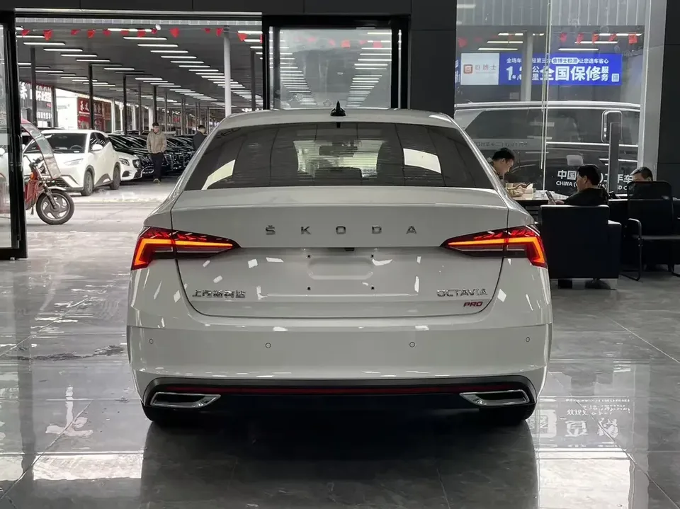 Skoda Octavia Octavia 2022 PRO TSI280 DSG Premium Edition 2022 — thumbnail 2