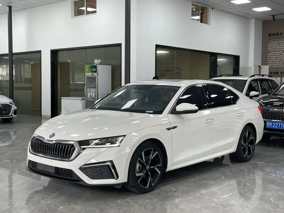 Skoda Octavia Octavia 2022 PRO TSI280 DSG Premium Edition 2022 — photo 1, buy with delivery to Moscow