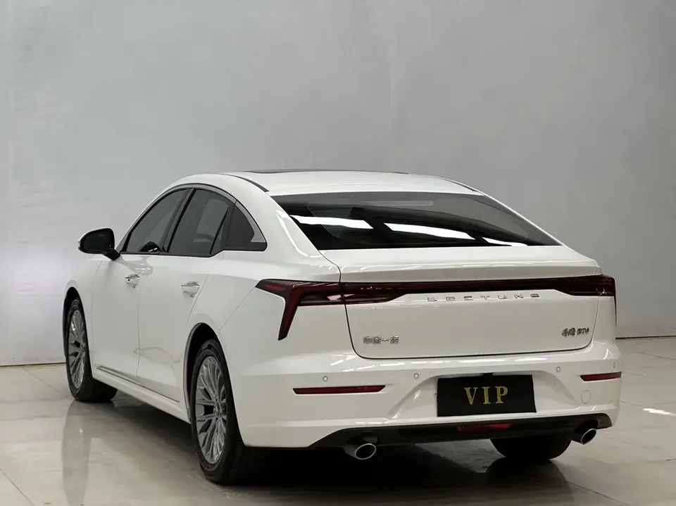 FAW Bestune B70 Pentium B70 2023 Third Generation 1.5T Automatic Enjoyable Model 70th Anniversary Edition 2024 — thumbnail 4