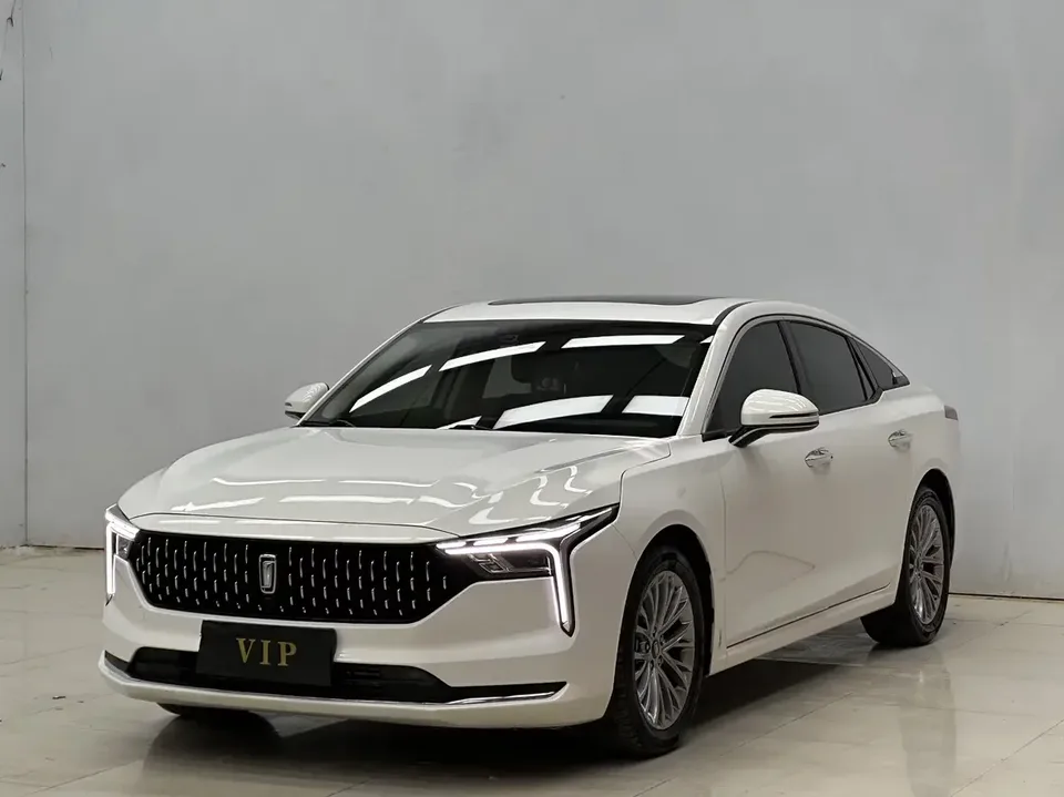 FAW Bestune B70 Pentium B70 2023 Third Generation 1.5T Automatic Enjoyable Model 70th Anniversary Edition 2024 — photo 1, buy with delivery to Moscow
