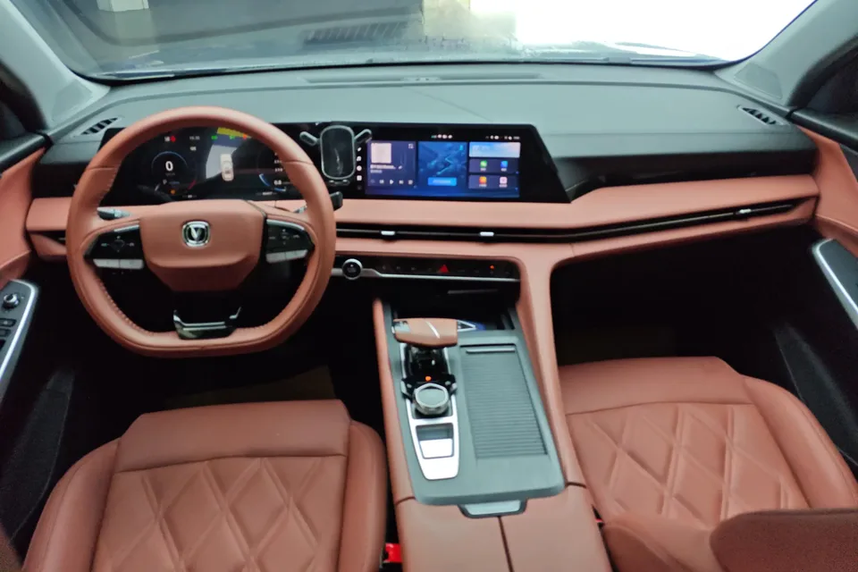 Changan CS75PLUS Changan CS75 PLUS 2023 The third generation 1.5T automatic premium model 2023 — thumbnail 4