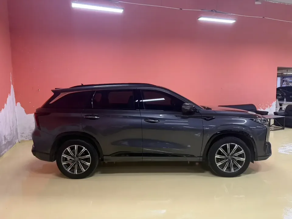 Changan CS75PLUS Changan CS75 PLUS 2023 The third generation 1.5T automatic premium model 2023 — thumbnail 4
