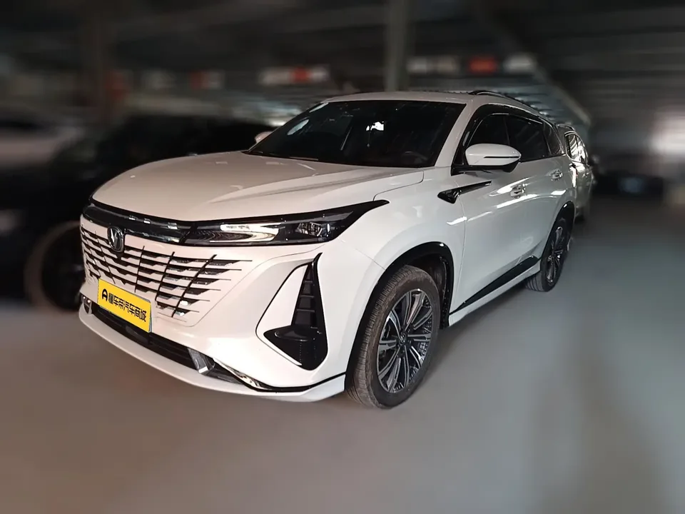 Changan CS75PLUS Changan CS75 PLUS 2023 The third generation 1.5T automatic pilot model 2023 — photo 1, buy with delivery to Moscow