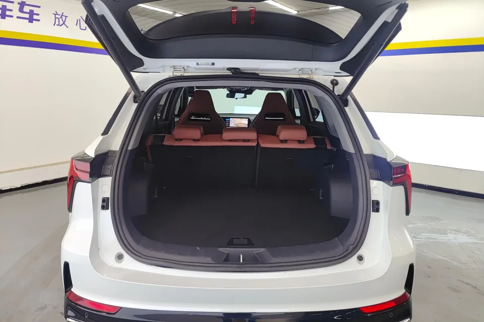 Changan CS75PLUS Changan CS75 PLUS 2024 The third generation champion version 1.5T automatic intelligent driving strong navigation 2025 — thumbnail 5