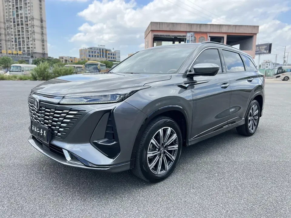 Changan CS75PLUS Changan CS75 PLUS 2023 The third generation 1.5T automatic premium model 2023 — photo 1, buy with delivery to Moscow