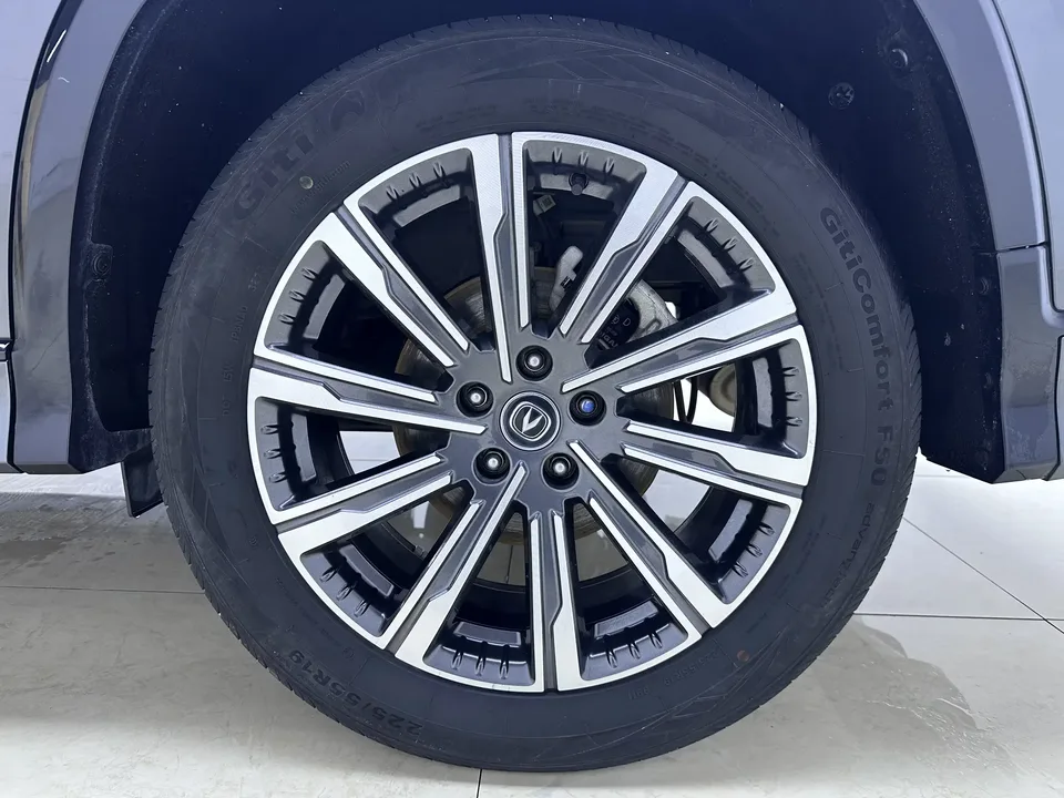 Changan CS75PLUS Changan CS75 PLUS 2023 The third generation 1.5T automatic premium model 2024 — thumbnail 3