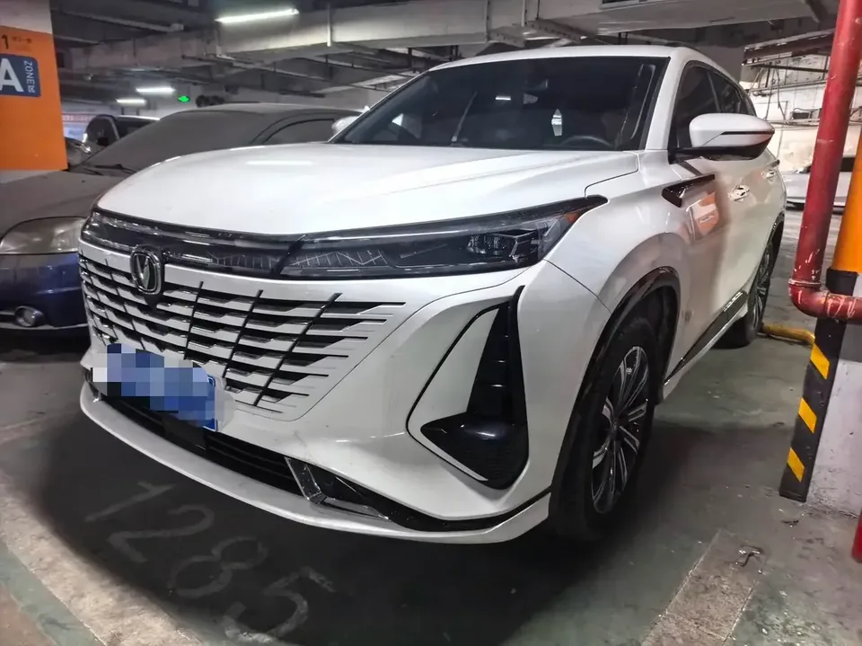 Changan CS75PLUS Changan CS75 PLUS 2023 The third generation 1.5T automatic premium model 2023 — photo 1, buy with delivery to Moscow