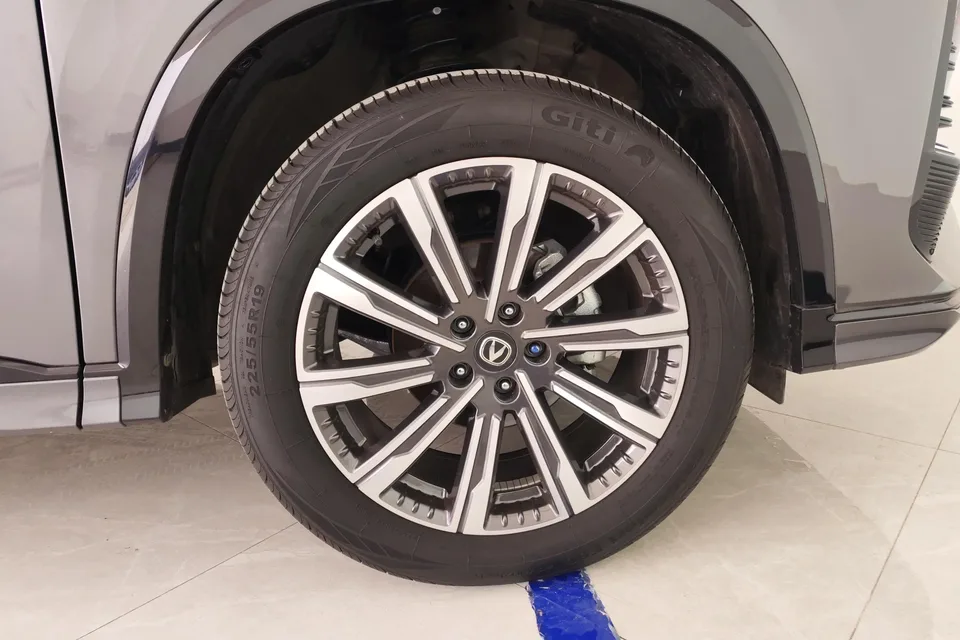Changan CS75PLUS Changan CS75 PLUS 2024 The third generation champion version 1.5T automatic intelligent driving strong navigation 2025 — миниатюра 3