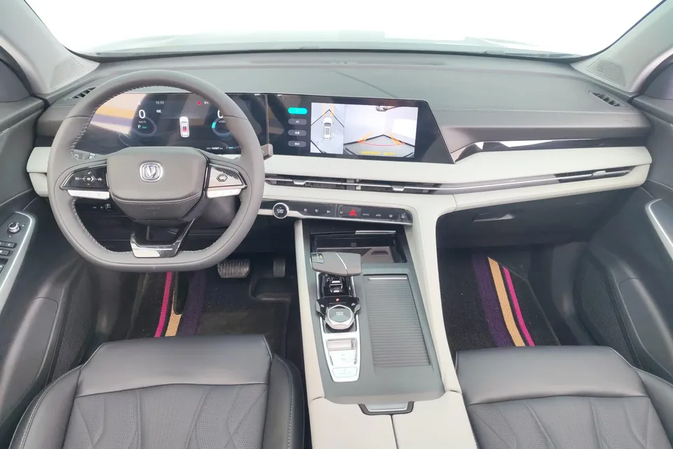 Changan CS75PLUS Changan CS75 PLUS 2024 The third generation champion version 1.5T automatic intelligent driving strong navigation 2025 — миниатюра 4