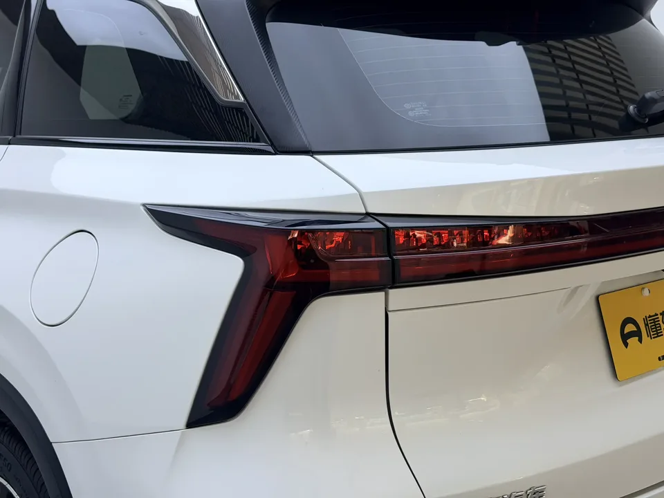 Changan CS75PLUS Changan CS75 PLUS 2024 The third generation champion version 1.5T automatic intelligent driving strong navigation 2024 — thumbnail 4