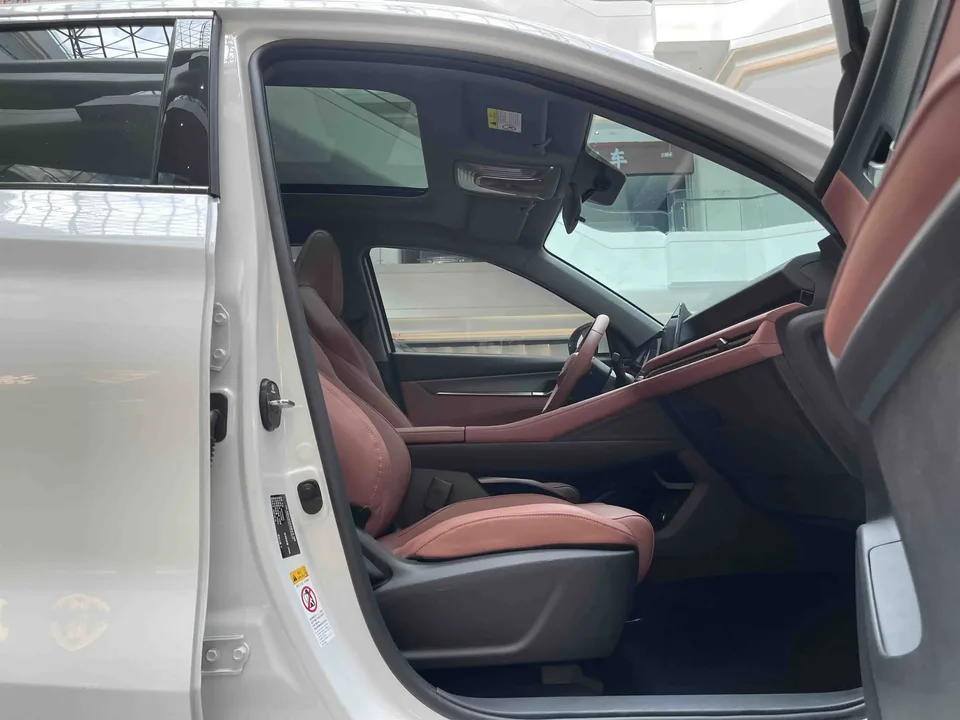 Changan CS75PLUS Changan CS75 PLUS 2023 The third generation 1.5T automatic luxury model 2023 — thumbnail 4