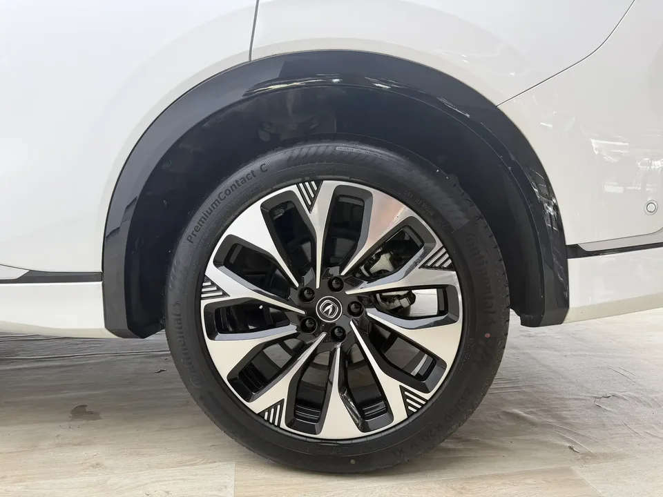 Changan CS75PLUS Changan CS75 PLUS 2025 The fourth generation Ultra 2.0T New Blue Whale Smart Engine 2025 — thumbnail 3