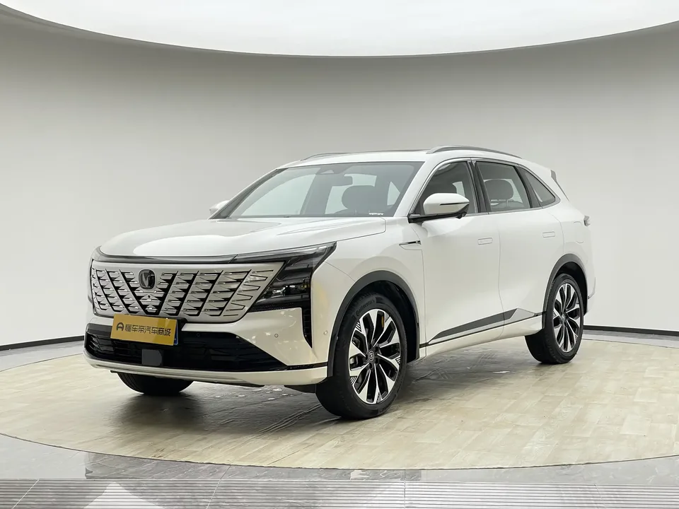 Changan CS75PLUS Changan CS75 PLUS 2025 The fourth generation Ultra 2.0T New Blue Whale Smart Engine 2025 — photo 1, buy with delivery to Moscow