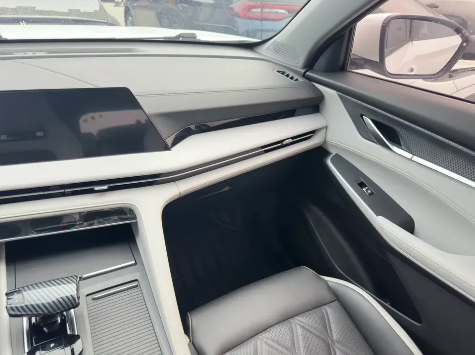 Changan CS75PLUS Changan CS75 PLUS 2023 The third generation champion version 1.5T automatic intelligent driving strong navigation 2024 — thumbnail 2