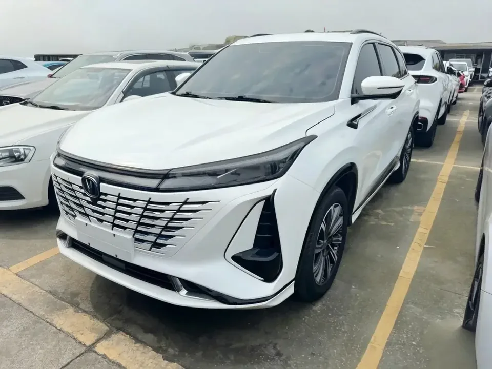 Changan CS75PLUS Changan CS75 PLUS 2023 The third generation champion version 1.5T automatic intelligent driving strong navigation 2024 — photo 1, buy with delivery to Moscow