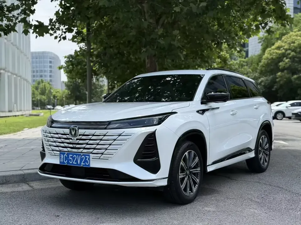 Changan CS75PLUS Changan CS75 PLUS 2024 The third generation champion version 1.5T automatic intelligent driving strong navigation 2024 — photo 1, buy with delivery to Moscow
