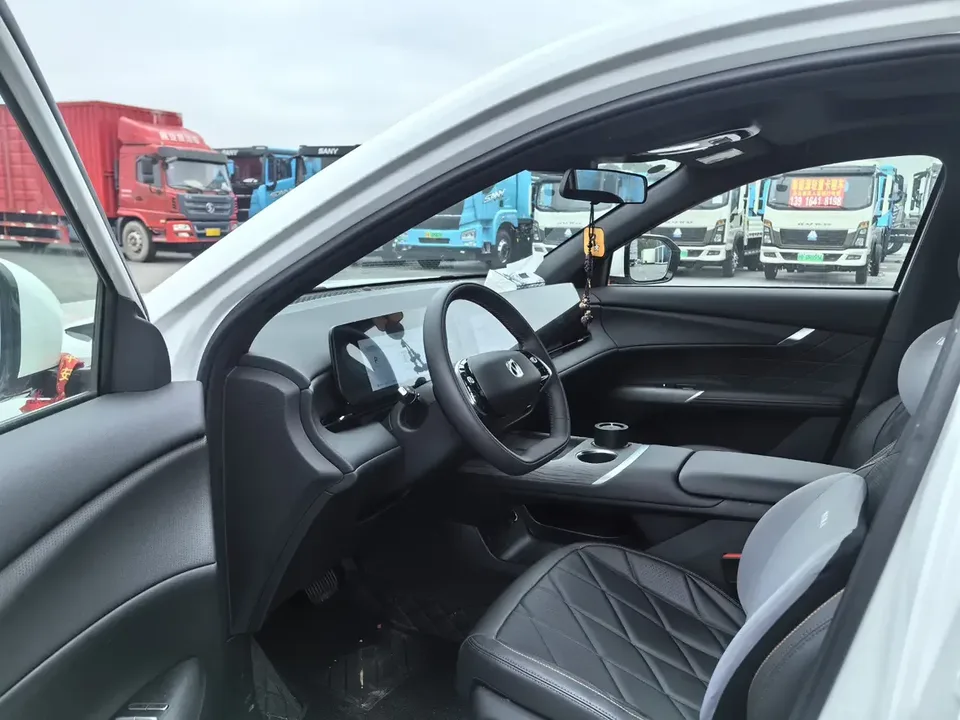 Changan CS75PLUS Changan CS75 PLUS 2025 Fourth Generation 1.5T New Blue Whale Smart Excellence Edition 2026 — thumbnail 3