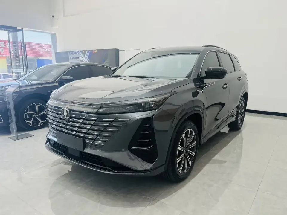 Changan CS75PLUS Changan CS75 PLUS 2024 The third generation champion version 1.5T automatic intelligent driving strong navigation 2024 — photo 1, buy with delivery to Moscow