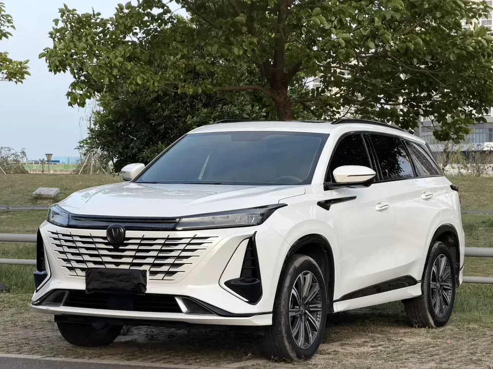 Changan CS75PLUS Changan CS75 PLUS 2023 The third generation 1.5T automatic premium model 2024 — photo 1, buy with delivery to Moscow