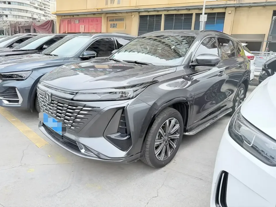Changan CS75PLUS Changan CS75 PLUS 2023 The third generation 1.5T automatic premium model 2023 — photo 1, buy with delivery to Moscow