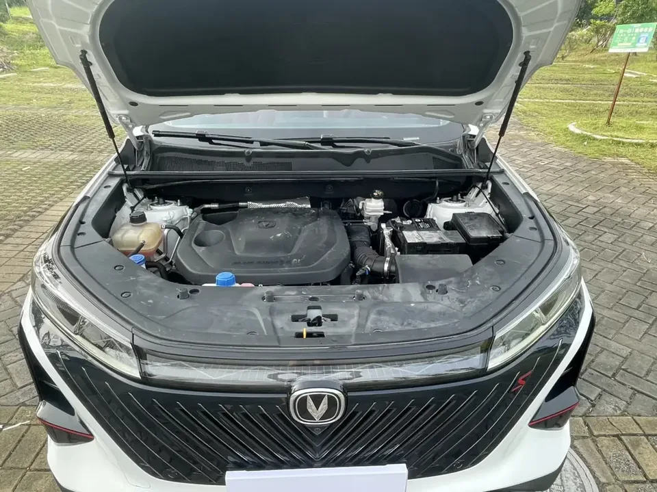 Changan CS75PLUS Changan CS75 PLUS 2022 Second generation 1.5T automatic premium model 2023 — миниатюра 3